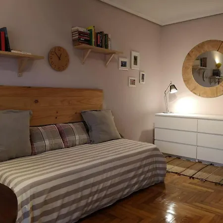 Piso Amplio Y Exterior Con Terraza Para 6 Personas Apartamento *