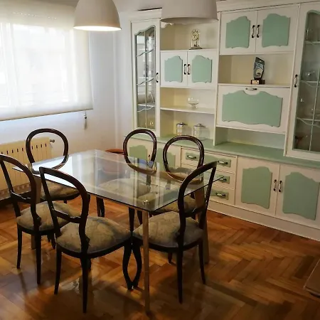 Apartamento Piso Amplio Y Exterior Con Terraza Para 6 Personas *