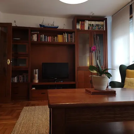 Piso Amplio Y Exterior Con Terraza Para 6 Personas Apartamento *
